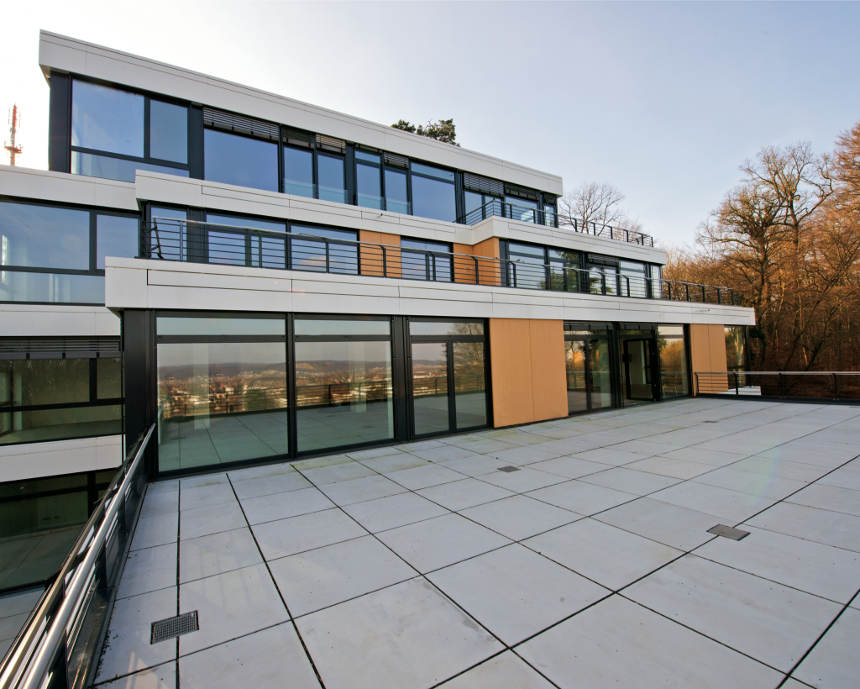 Umbau eines Botschaftsgebäudes in Bonn in ein Wohnhaus